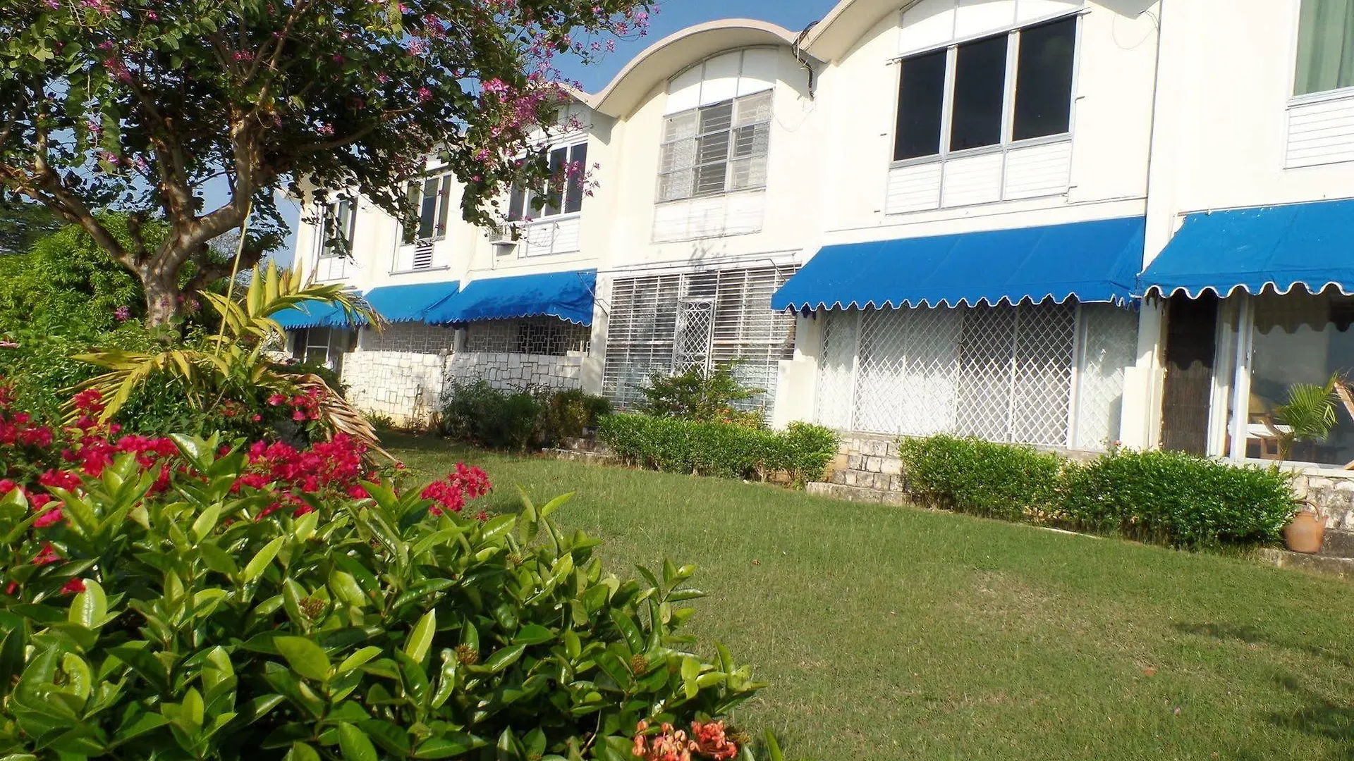 Court Manor At Montego Bay Club location